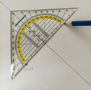 Geodreieck Achsensymmetrie 1.jpg