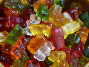 Gummi-bears-8467 1920.jpg