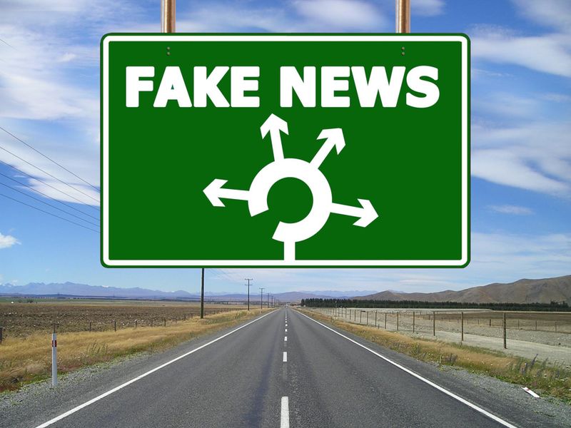 Datei:Fake-news-3843976 1920.jpg