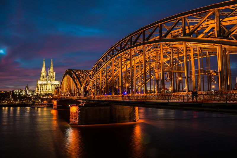 Datei:Cologne-1078671 1920.jpg