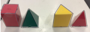 Pyramide und Prisma.png