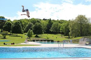 Outdoor-pool-4663122 1920.jpg