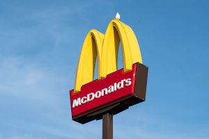 Fast-food-g6a1a8bebe 640.jpg